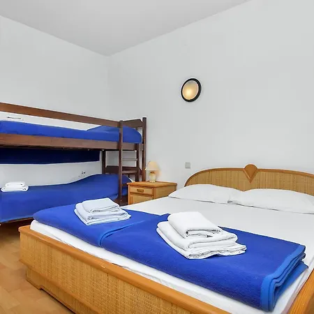 Quadruple Uvala Pokrivenik 2069e 3* Spalato