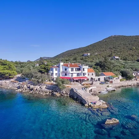 Quadruple Uvala Pokrivenik 2069e Pensionat Split